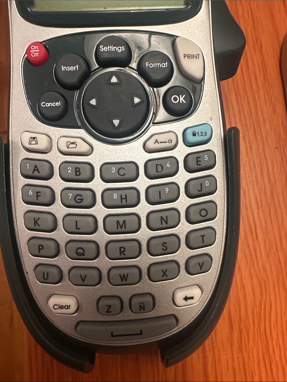 Dymo LetraTag label maker - Picture 2 of 6